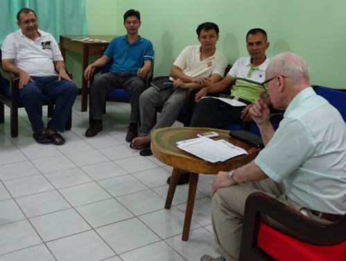 Fr. John leads a discussion with formators in the Philippines.